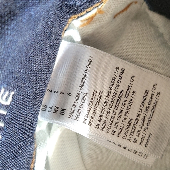 AMERICAN EAGLE High-Rise Shortie Super Stretch Denim Jean Shorts 2. - Picture 5 of 7